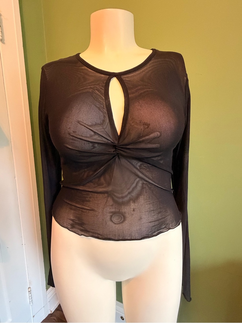 Ambiance Black Sheer Twist-Keyhole Long Sleeve Top Large